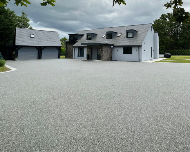 Contemporary resin bound driveway st albans
